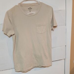Hollister Men's Beige Short Sleeve Tee